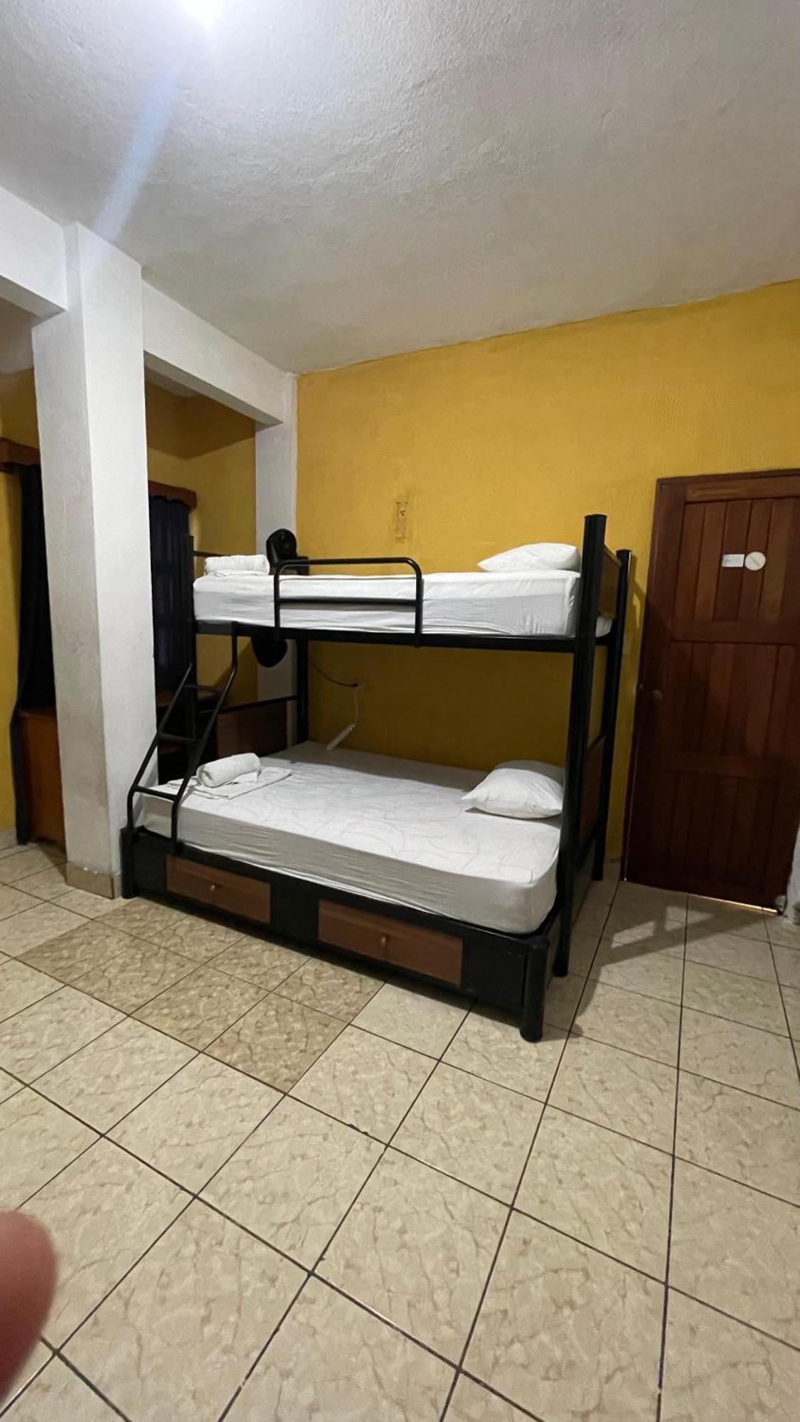 Natz Hotel Flores Eksteriør billede